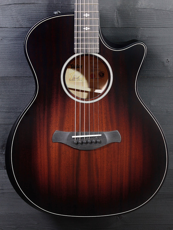 Taylor Builder’s Edition 324ce Urban Ash / Mahogany Top