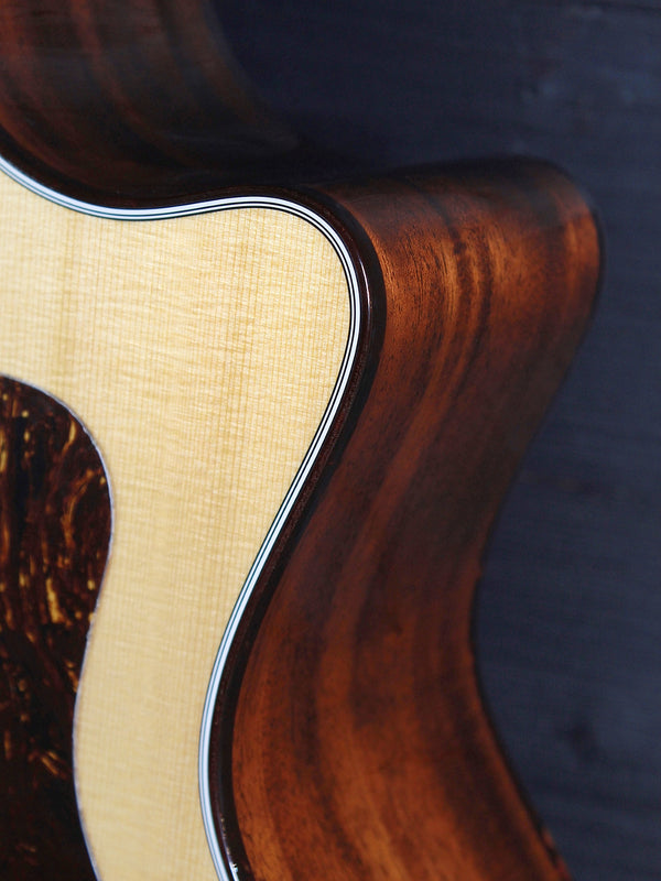 Pre-Owned Taylor 414ce Custom Select Mahogany / Cedar Acoustic-Electric Guitar