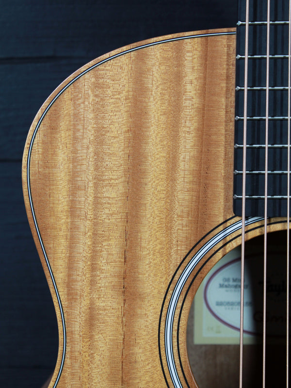 Taylor GS Mini M Mahogany Acoustic Guitar w/ Deluxe Soft Case