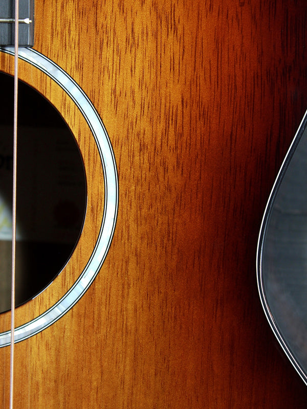 Taylor 224ce K-DLX Left-Handed Koa Deluxe Grand Auditorium Acoustic-Electric Guitar