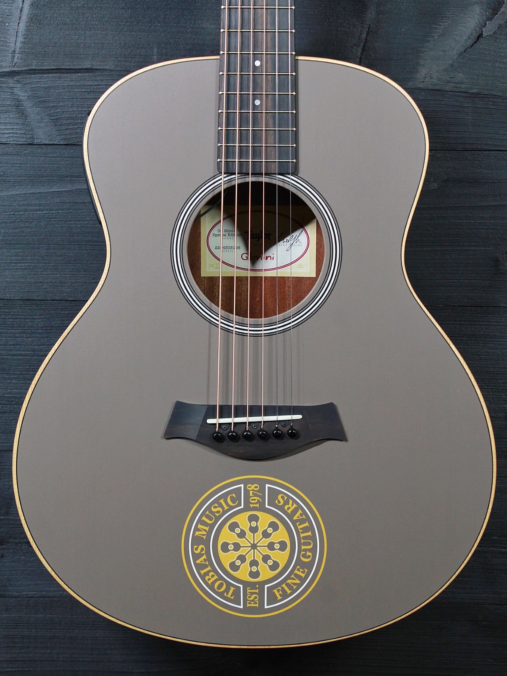Taylor Guitars – Tobias Music