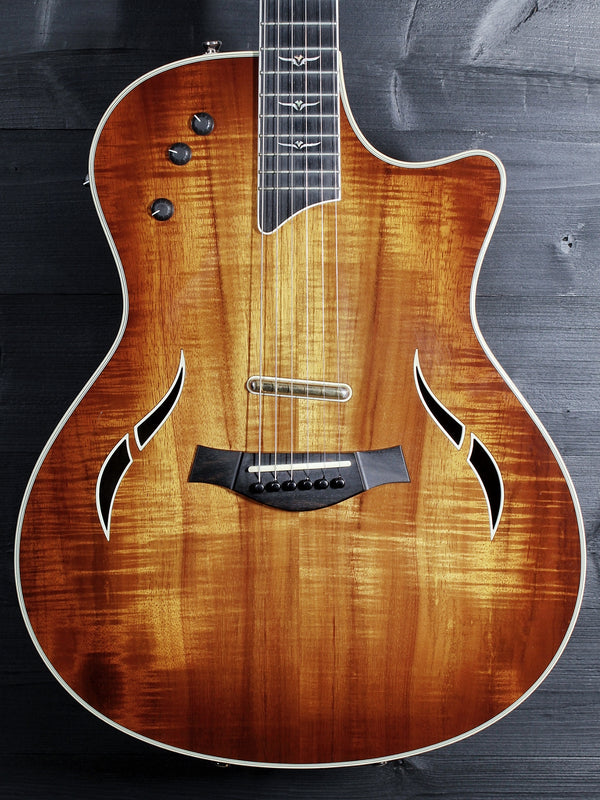 Pre-Owned Taylor T5-C2 Koa Top (Full Size) Acoustic-Electric Hybrid Guitar