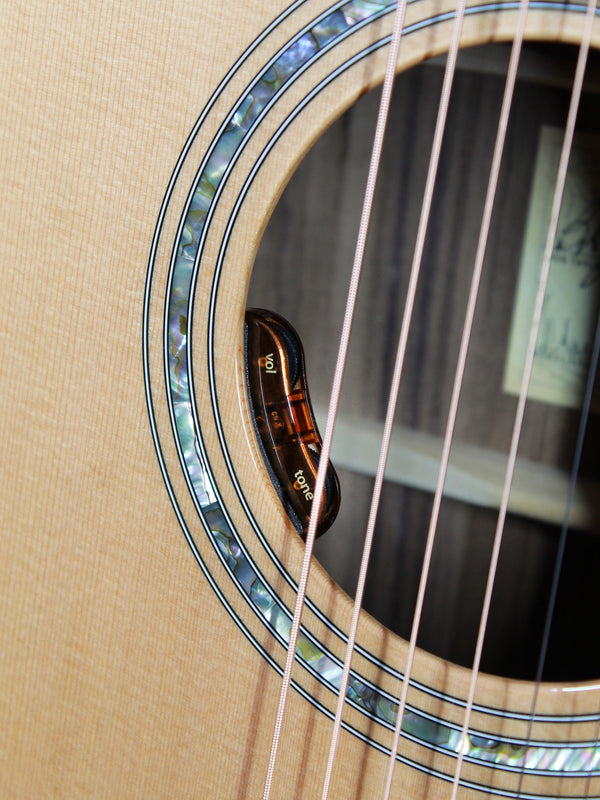 Taylor Legacy Collection 714ce Rosewood / Cedar Acoustic - Electric Guitar LTD