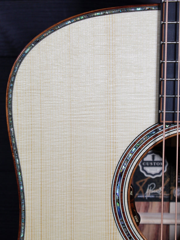 Taylor NAMM “Catch” Custom C10e Dreadnought – Honduran Rosewood & Adirondack Spruce – #13 B6013