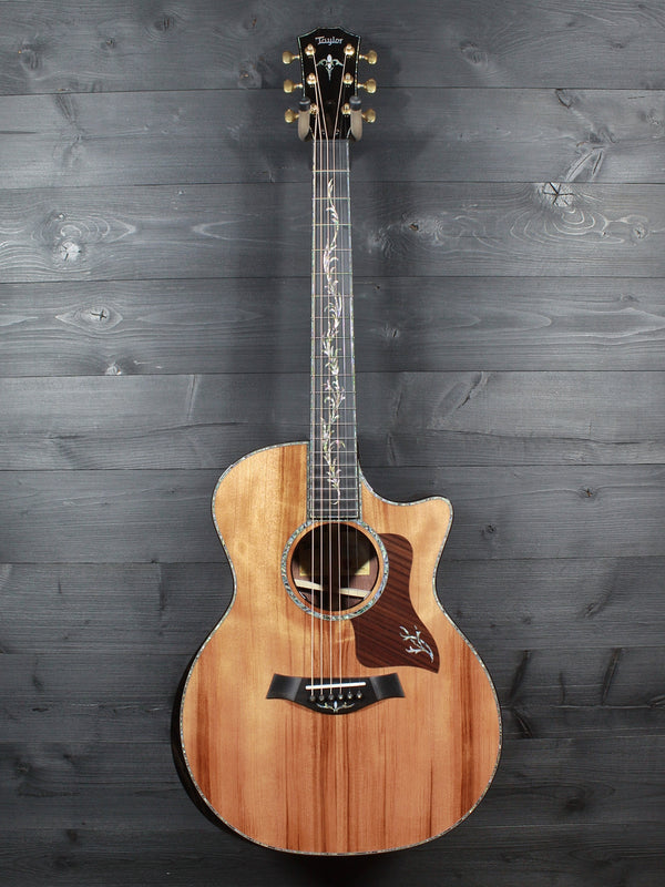 Master-grade sinker redwood top on Taylor Presentation Series PS14ce acoustic guitar.