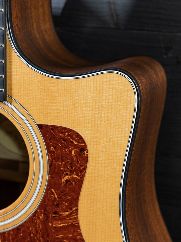 Pre-Owned Taylor 310ce Acoustic-Electric Dreadnought Guitar