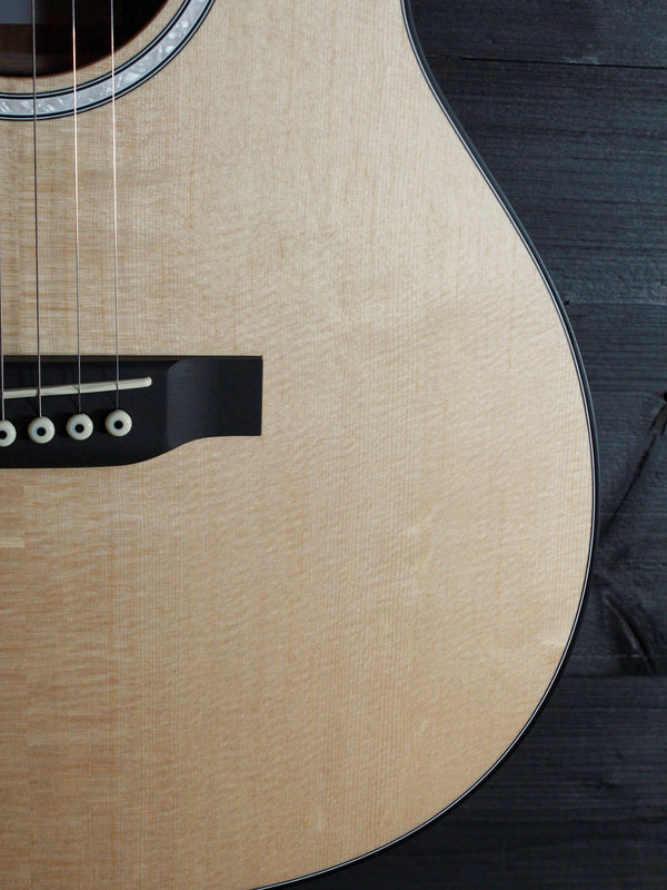 Martin 000 Jr-10 Solid Wood - Authorized Online Dealer